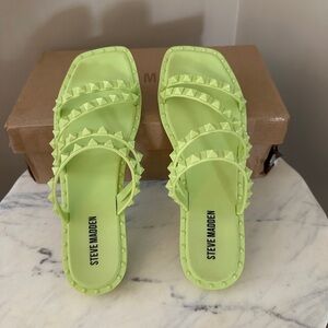 Steve Madden Lime Skylar sandals size 7